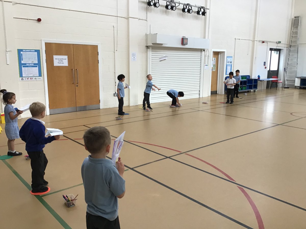 RakegatePrimary's tweet image. During, rainbow hour, Miss Livesey's bubble made and decorated paper planes. #BlackCountryRainbowHour