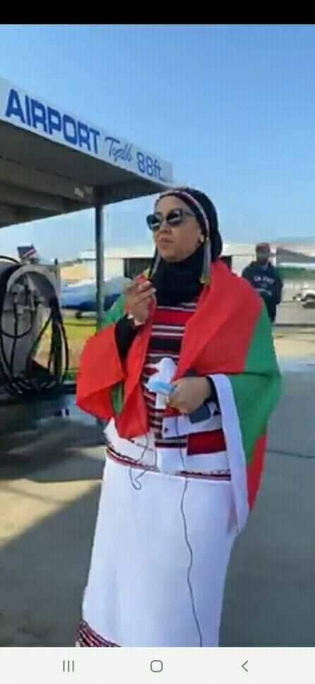 Fatii56976582's tweet photo. "Oromoo Community Awustralia addatti Dubartootni keenya galateeffamuu qabu.
Akkuma beekamu yeroo amma kana Koronaaf Awustraaliyaan cufaadha.Kun osoo hin daangessin Uummata keenya Ukkamfameef Xiyyaaraan Qilleensa Awustralia irra
#OromoProtes #Justiceforhacaaluuhunde
ToltuTufaa https://t.co/lsur97ibql