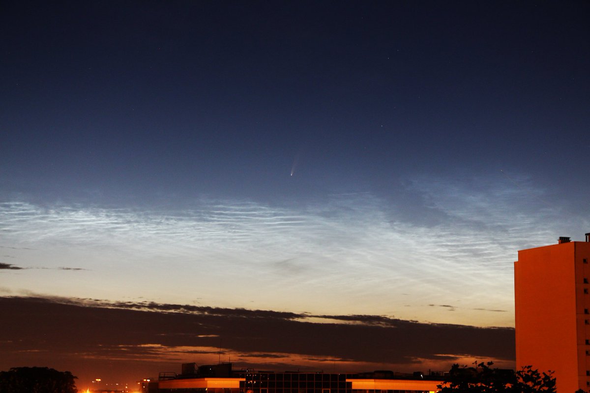 Klomoon On Twitter Merveilleux Combo Comete Neowise Nuages Noctulescents Cette Nuit