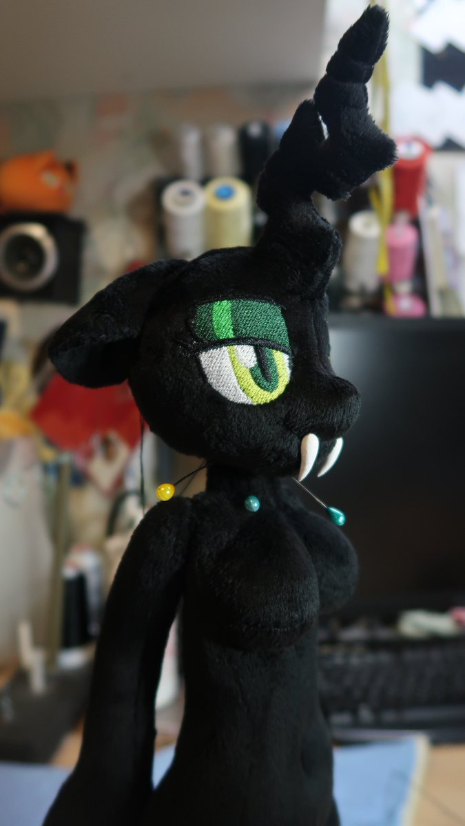 burgunzik's tweet photo. My new plush and toothy headache 🔜#QueenChrysalis
Thanks for watching, it was my #CrazyCraftersNotes 
🟣🟣And thanks for the new subscribers, there are already 104 of us!
#Burgunzik #brony #mlp #plushpony #mlpplush #humanpony #anthropony #Chrysalis https://t.co/nshvEyrbq6