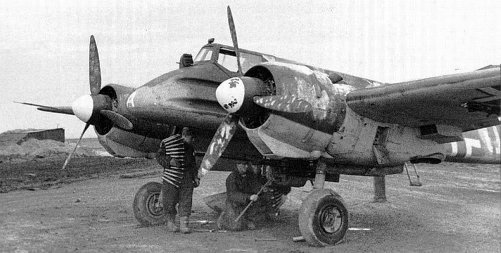DrBenWheatley's tweet photo. #OTD 8 July 1943 #Citadel. The 1st ever massed use of anti-tank aircraft sees the 1st time that #airpower alone breaks up a major tank assault. 64 German Hs-129 B-2s with 30mm MK-103 cannons break up the attack of 2nd GTC into the right flank of II SS Pz Korps #SWW #WWII #WW2 https://t.co/2Yl8azXsKb