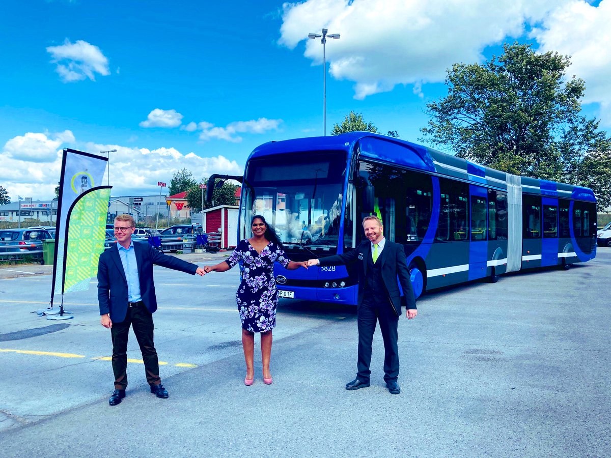 Premiärvisning med <a href="/EmmaFeldman23/">Emma Feldman</a> av de nya eldrivna BRT-bussar som i höst börjar rulla Barkarbystaden-Akalla. Resultatet av unikt samarbete mellan SL, <a href="/regionstockholm/">Region Stockholm</a>, <a href="/Jarfalla_kommun/">Järfälla Kommun</a> och <a href="/NobinaSverige/">Nobina Sverige</a> Ett nytt trafikslag tar med detta plats i SL-trafiken.