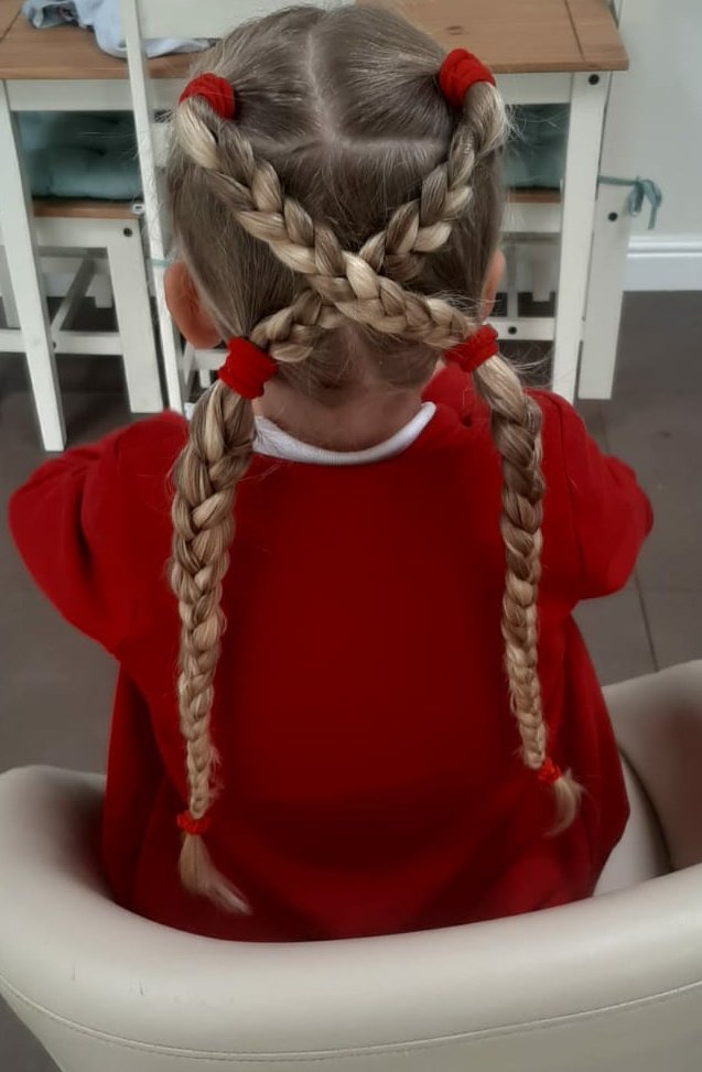 Excelled oneself today 😂 

#GirlsHair #hairstyles #plaits #SchoolHair #4yearold