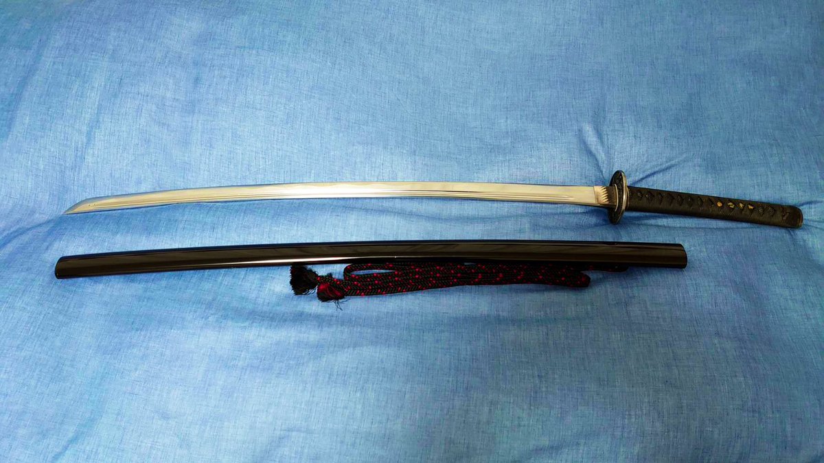 山形大学居合道同好会 No Twitter 愛刀紹介 持ち主 工学部4年 男 刀の名前 黒耀 名前の由来 黒統一の色から 黒曜石の名前を取り 銀金具が光り輝くことから 曜 の字を 耀 とした 春から山形大学 春から山大