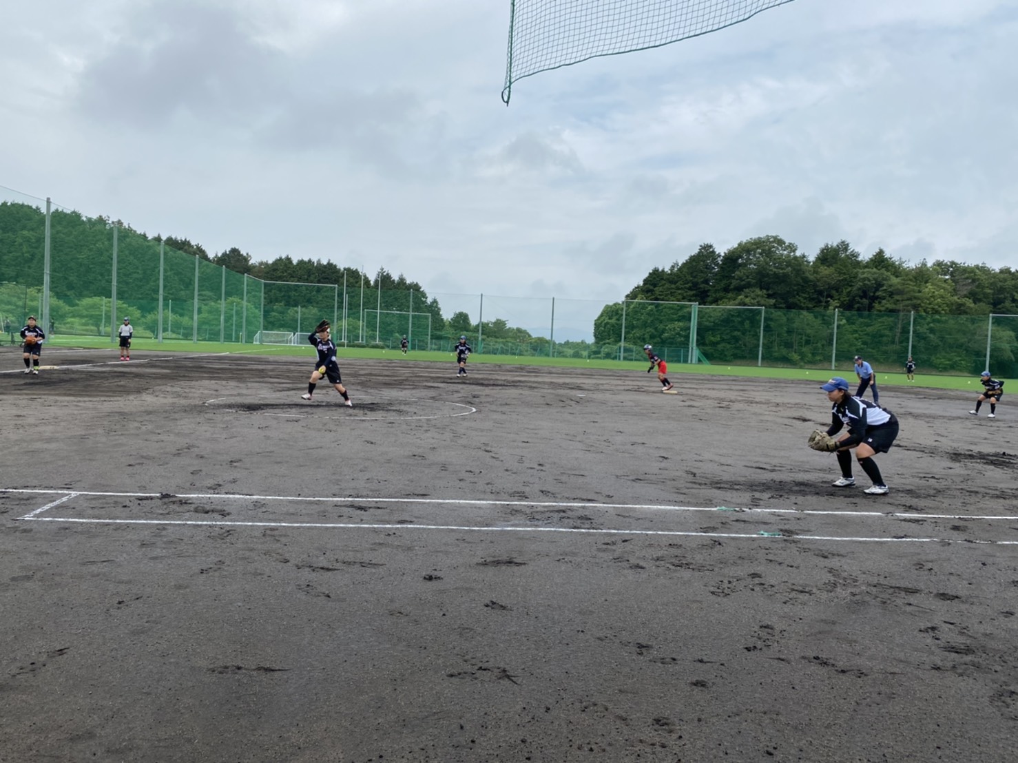 神村学園高等部 伊賀 女子ソフトボール部 7 5 日 ルネス紅葉さんと練習試合を行いました 伊賀に来て 新チームでの初試合 結果は1勝1敗 キャプテン 全員が出場でき 初めてなりに良かったです ミスも多かったので 無くしていきたいです 今後も応援