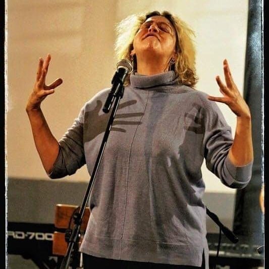 To all professionals in the performing arts world, join &amp; post a photo of you in your job. Just a picture, no description. The goal is to flood social media with our profession. Copy the text and post an image.
#Savethearts #thedailymusicshow