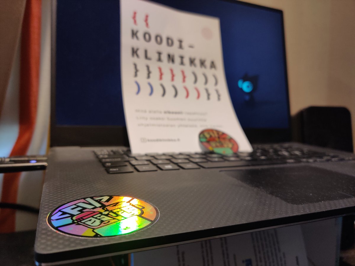 tommidotdev's tweet image. Todella hienot stickerit, kiitos paljon @webbidevaus ! 👍 Tällä saadaan työkaverit kateellisiksi ja toivon mukaan ilosanoman levittämisen avulla myös muutama kuuntelija lisää 😁