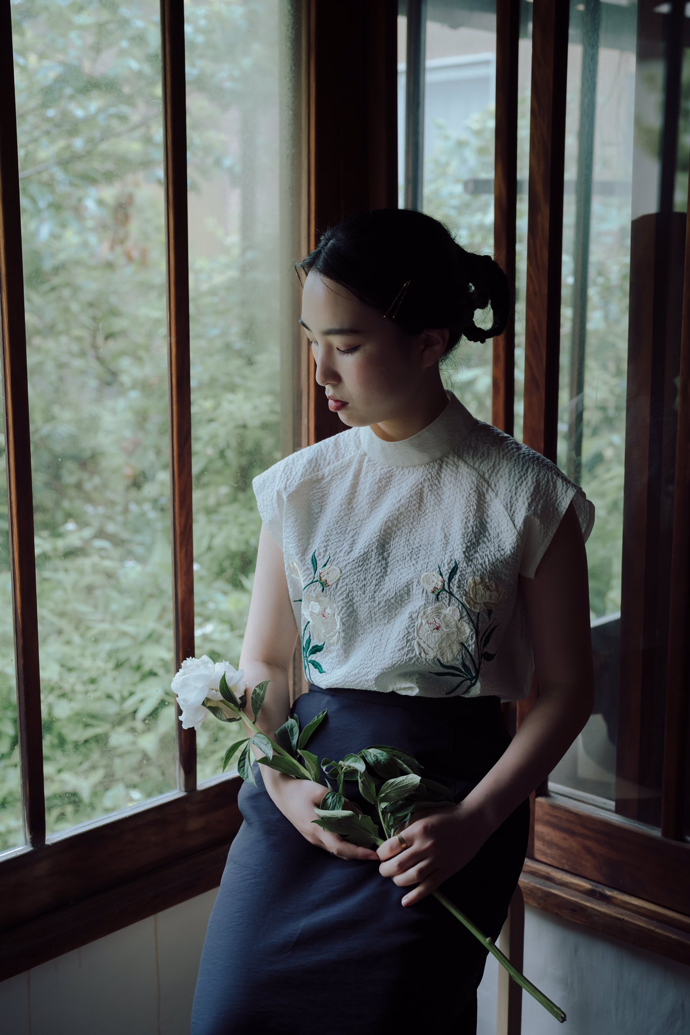 【美品】iconology 花を着るブラウス 紫陽花 White 白　刺繍 花を着るブラウス#01【紫陽花】-white- | iCONOLOGY