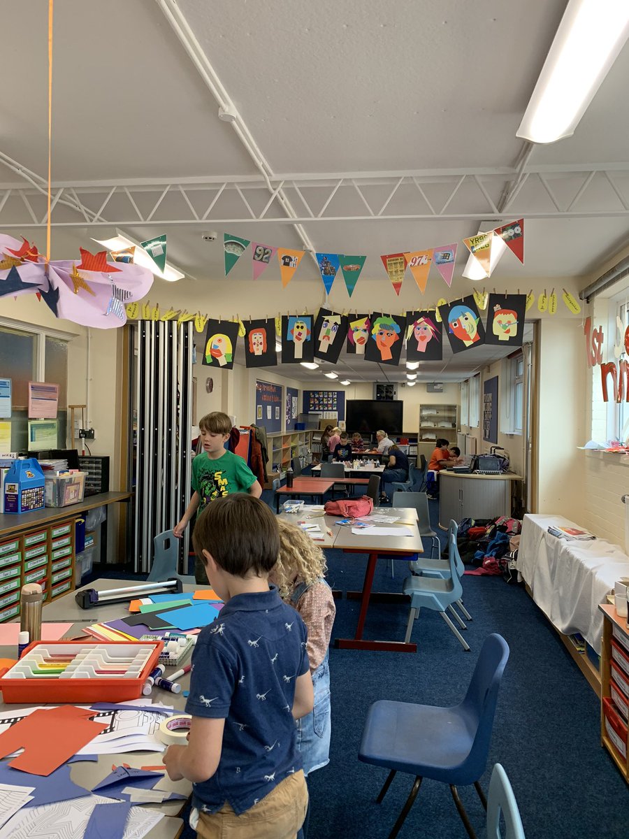 MPS_2019's tweet photo. Craft fun time in the hub. How creative can we get? https://t.co/9JvGZRmyw6