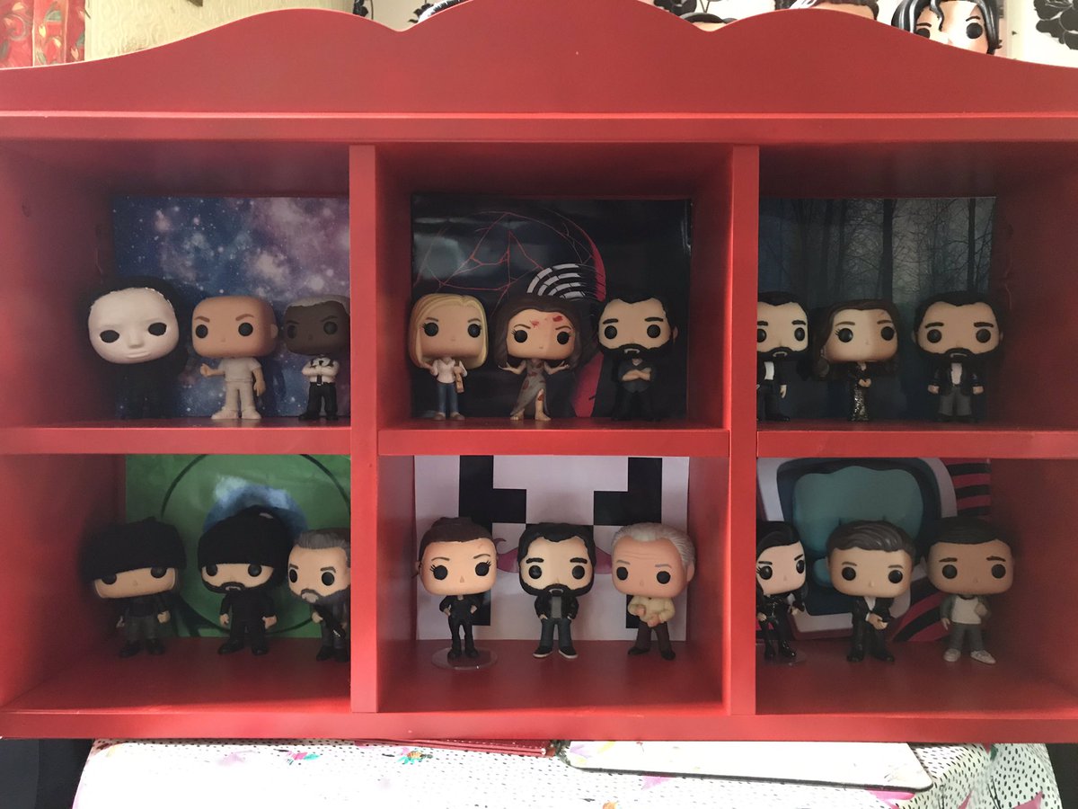 Bones4L's tweet photo. This is my sisters funko Shelf that I’ve been working on for her room the pops are mine just did it for this photoshoot 😉 as I can’t fit them all on my Absentia funko shelf. 24 in total
#AbsentiaCustomFunkoPops #ABSENTIA @EvilWillPascoe @Stana_Katic @AbsentiaSeries https://t.co/rXFHBDTJ13