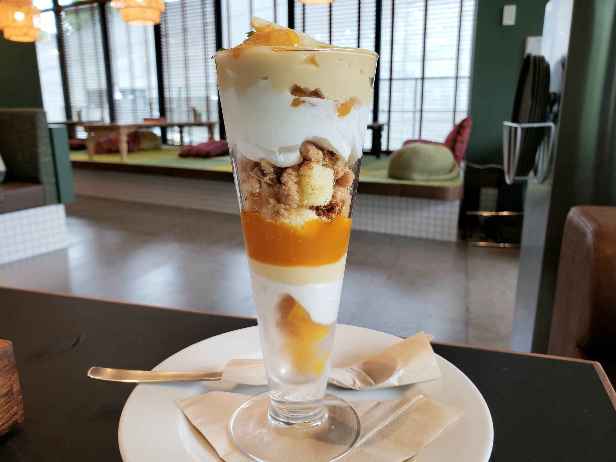 Twitter 上的 多摩っぷ グリーンスプリングス 100本のスプーン 店内はゆったりしたソファ席や子連れでもくつろげる小上がり空間有り 季節限定のマンゴーパフェで癒やされてきました 立川 立川駅 T Co Wtpkr5zzqt Twitter