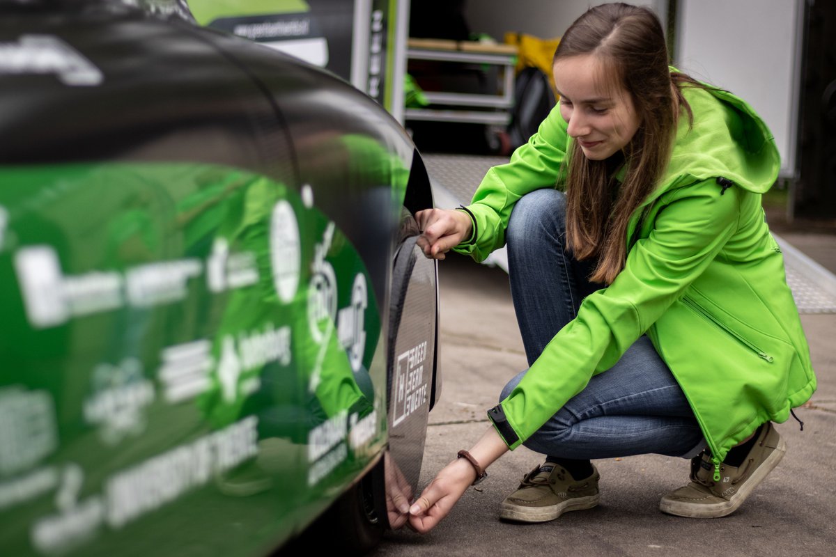 HyDrivenTwente's tweet photo. Behind the scenes of our car reveal. The car reveal was filmed at Airport Twente. We had access to one of the shelters in which we filmed most of the footage.
- - -
#greenteamtwente #gogreener #aurora3 #hydrogen #hydrogencar #reveal https://t.co/N9hcU9IRHs
