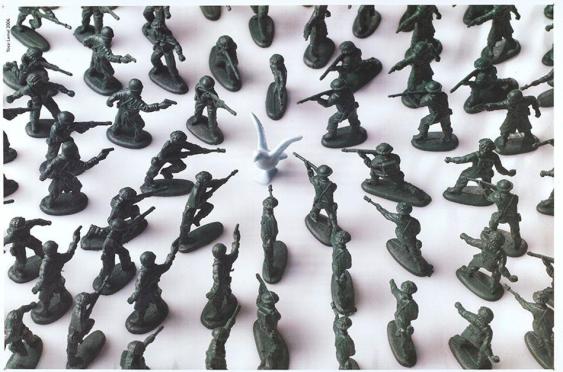 PabloGr13346576's tweet photo. Yossi Lemel anti-war posters (2005) https://t.co/IfGwAiCcP2
🇮🇱☮️
#antwar, #dove, #eusoldatini, #Israel, #Peace, #pigeon, #plasticsoldiers, #poster, #toysoldiers, #war, #YossiLemel https://t.co/0xKP7Gq6IE