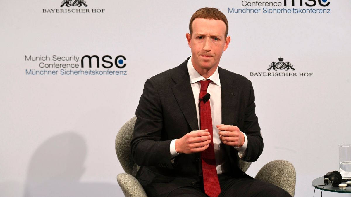 DHTSuk's tweet photo. What's going on with the #Facebook boycott? This is an important time in the history of Facebook as advertiser #boycott rings rising pressure to Zuckerburg and Facebook. 

https://t.co/DOVBYT0FEW https://t.co/9OAcMompx1