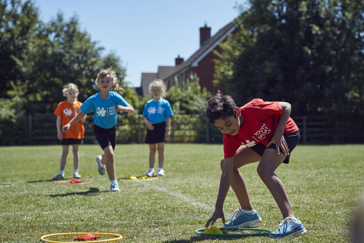 YouthSportTrust's tweet photo. To support the return to school, we’ve developed some free activity cards for year 6 pupils focusing on social connection and the transition from primary to secondary school. You can download these free cards from: https://t.co/M6pDW7txlL https://t.co/Vj1p2GTP9z