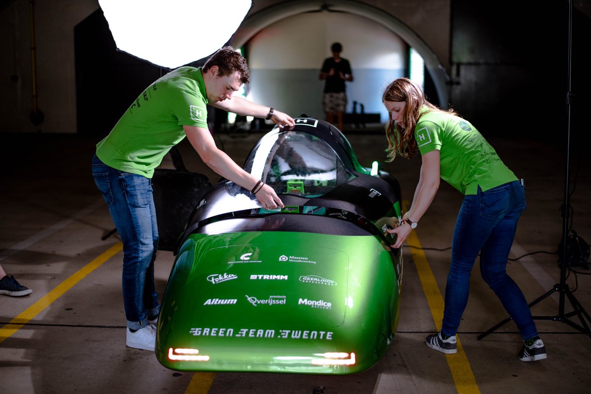 HyDrivenTwente's tweet photo. Behind the scenes of our car reveal. The car reveal was filmed at Airport Twente. We had access to one of the shelters in which we filmed most of the footage.
- - -
#greenteamtwente #gogreener #aurora3 #hydrogen #hydrogencar #reveal https://t.co/N9hcU9IRHs