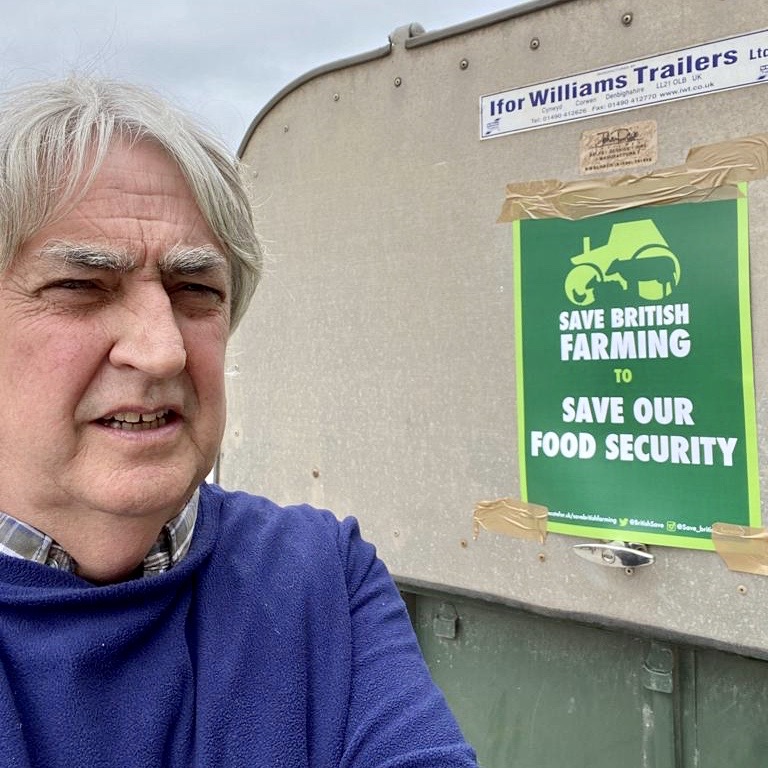 PhilBennion's tweet photo. One year after I took my seat in @Europarl_EN, I'm in London about to join tractors and Landrovers for a Westminster drivepast protest #Parliament at the lack of provision in the Agriculture Bll to maintain standards of agricultural imports post #Brexit
#Saveourfoodsecurity https://t.co/1fN0Vfa3zl