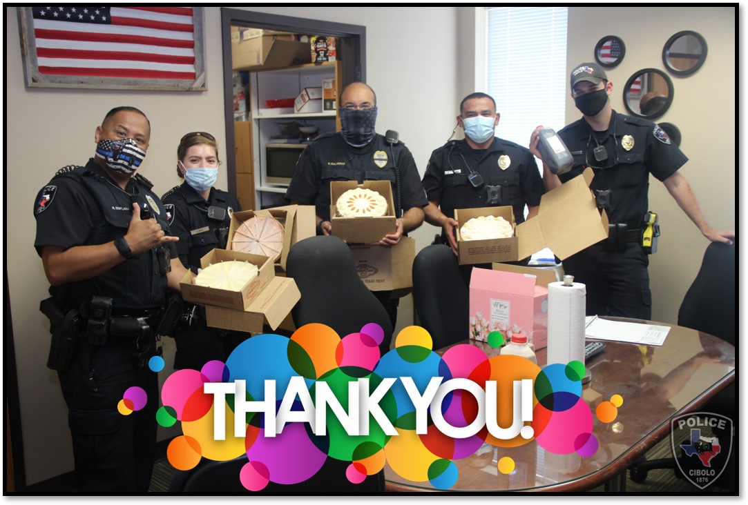 CiboloPD's tweet photo. Thank you to the Dobberfuhl family and @emilysplace for dropping off some cakes yesterday in appreciation for Ofc. Puentes' efforts helping with a flat tire. #community #mechaniconduty #cakesarehealthierthandonuts 🍩v🍰 https://t.co/jAzMaHJ6je