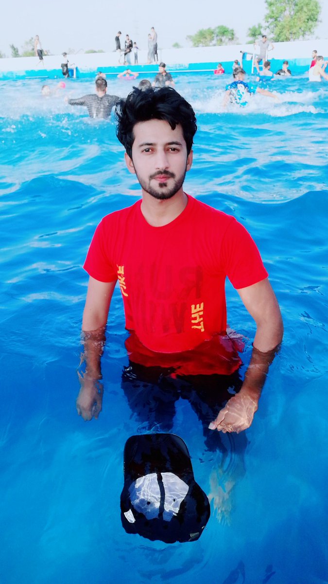 SARMAD_CHEEEMA's tweet photo. Mery Pas Nahany K lie Pool hai Tumhary Pas kia hai😜 https://t.co/5sYSHkrZ91