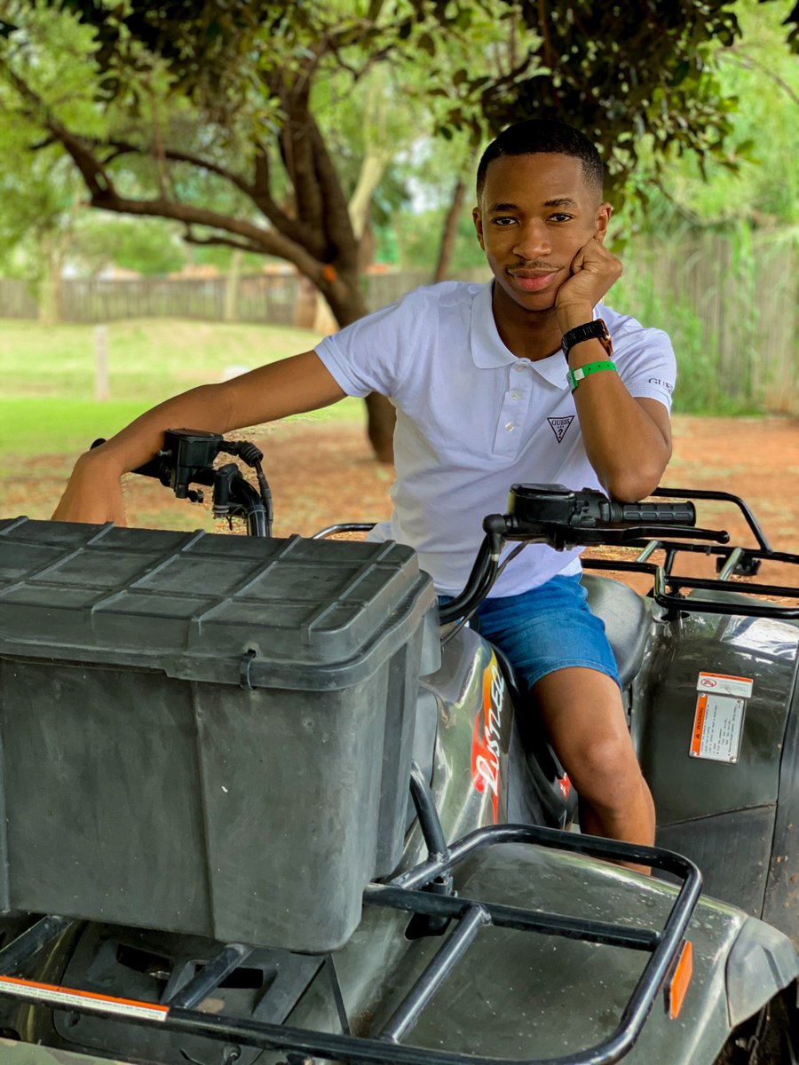 lasizwe's tweet photo. I’m feeling very happy and generous! 

Someone RT this tweet and comment “ Sisonke #A31Display “ And hope for the best! Phela Tomorrow might be your lucky day! Imagine you with a brand new #GalaxyA31 SBWL! https://t.co/bJZutA3RoY