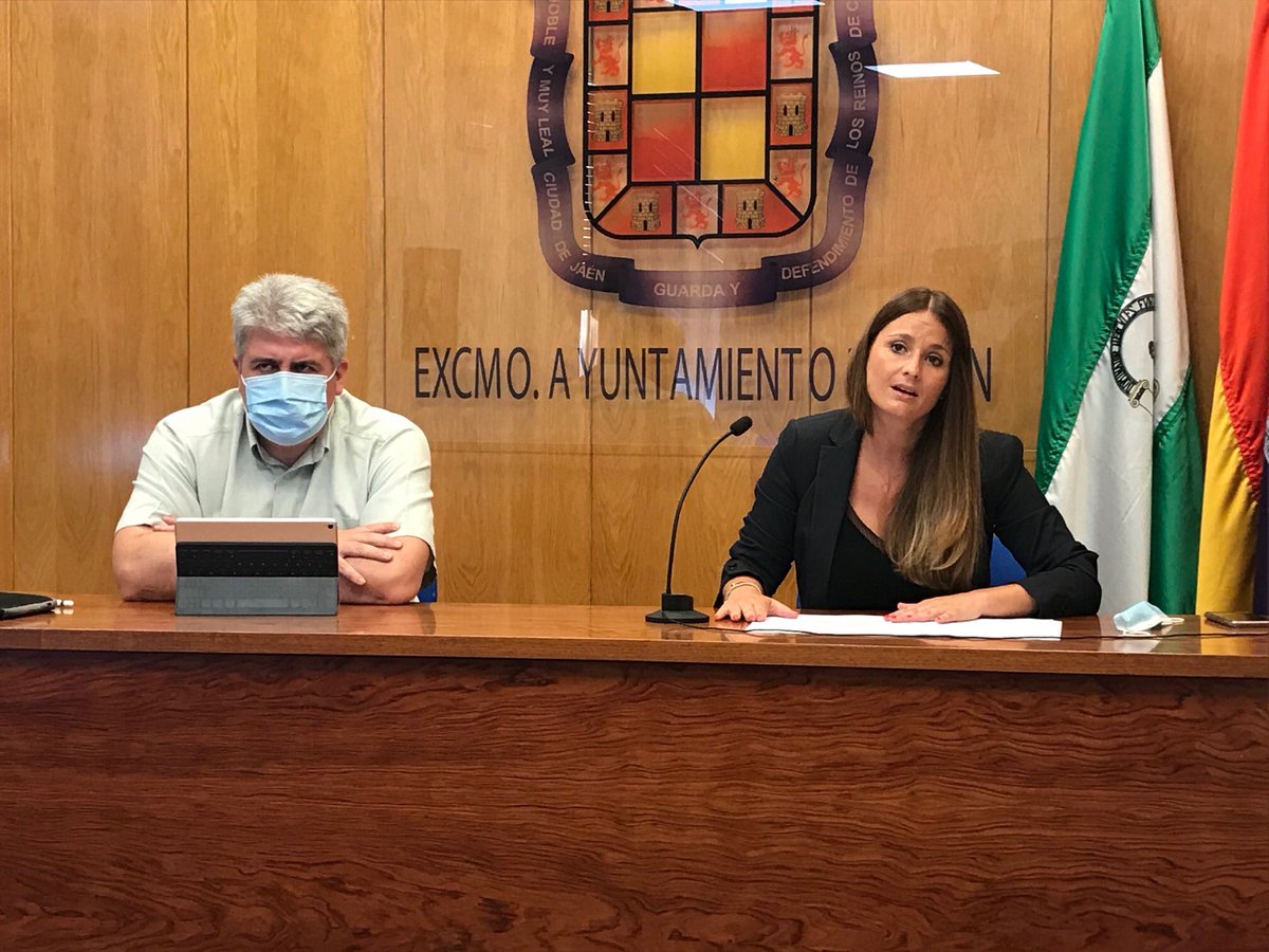 AytoJaen's tweet photo. #Balance 📈 La Empresa Pública de Aparcamientos avanza en el último año un plan de viabilidad que permitará a #Epassa 🚘🛵 recuperar la autosuficiencia tras varios años cuya subsistencia ha estado ligada a una subvención del @AytoJaen de 1,5 millones de euros anuales 💶 https://t.co/sDayJQF4ec