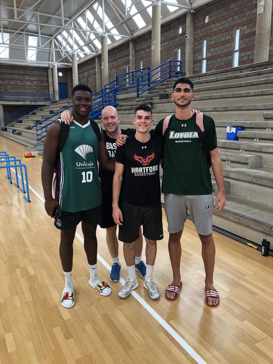 Ya en Canarias poniéndome a tope con <a href="/croata75/">Davor Matković</a> 🏀 A trabajar y dar nada menos que el máximo. Queremos más! 💪🏼 <a href="/santialdama/">Santi Aldama</a> <a href="/goldendike/">Golden Dike Egun</a> <a href="/albertoMT15/">Alberto Moreno</a>