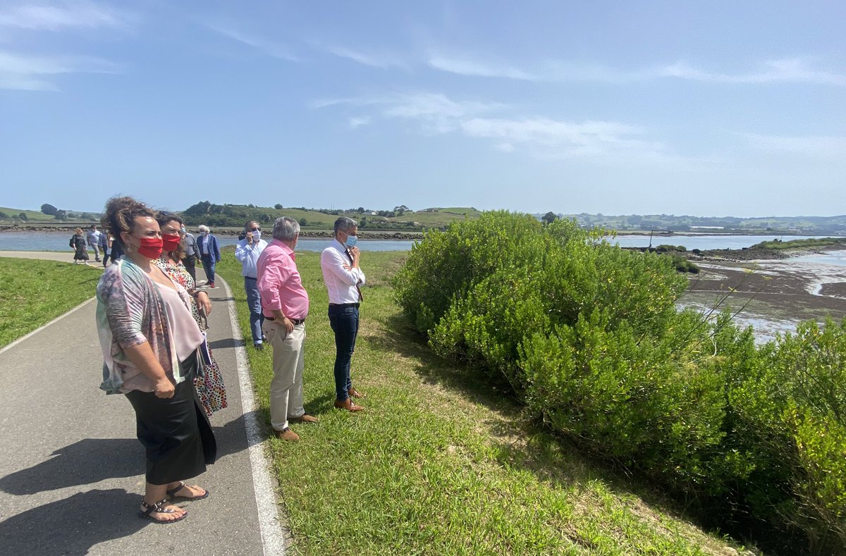 Pablo_Zuloaga's tweet photo. Recuperar el trazado original del #CaminodeSantiago entre #Miengo y #Suances con sus históricos embarcaderos en la ría de San Martín de la Arena significa recuperar nuestro patrimonio, nuestra historia y poner en marcha un nuevo recurso cultural en #Cantabria https://t.co/2lvyPJttfO