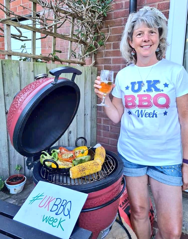 diningdevon's tweet image. Sue's been cooking up a storm for @UKBBQweek - below are her Meat Free Monday &amp;amp; Taco Tuesday cooks. Check out the themes for the rest of the week in our blog post here: bit.ly/UKBBQweek 🍖🔥🌮🥕
#ukbbqweek #diningdevon #vegetarian #meat #cookingoutdoors #bbq #barbecue