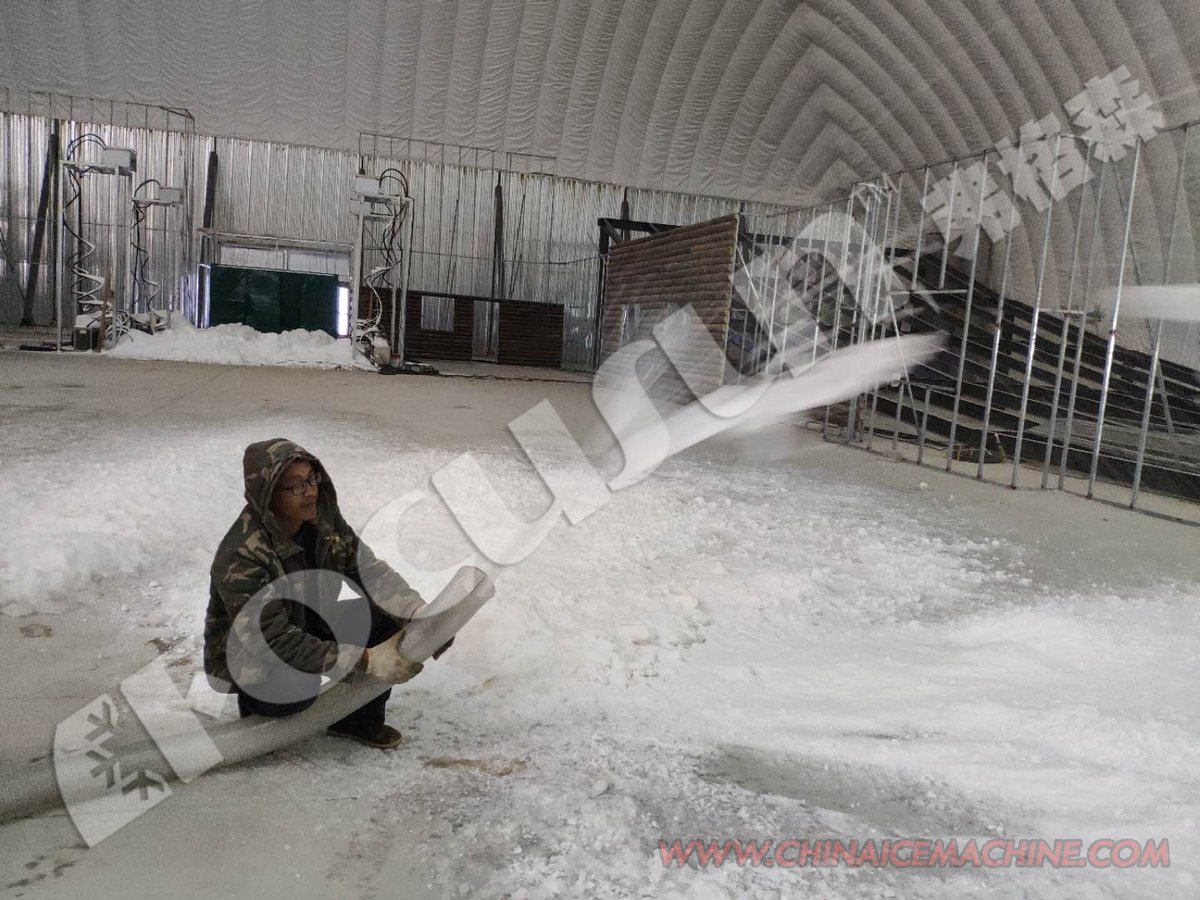 emonum328's tweet photo. Focusun #snow_ice_machine, automatic rake ice storage, crush and delivery device, complete container system, reducing on-site engineering costs. Equipped with WEB intelligent monitoring security system, 24-hour control. 
If you need snow, contact us+86 15005537550
#snowicemaker https://t.co/880jmUjqPX