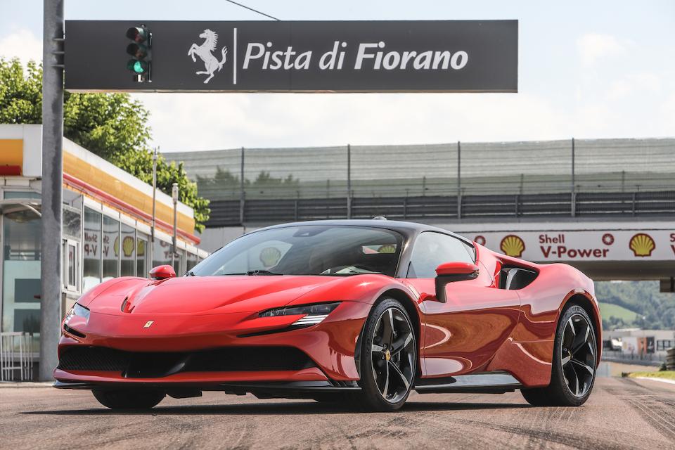 Aperta's tweet photo. Just to been told there is 2 SF90 Stradales coming to Durban. Finally a hypercar coming here😍 https://t.co/9gyZNWANgb