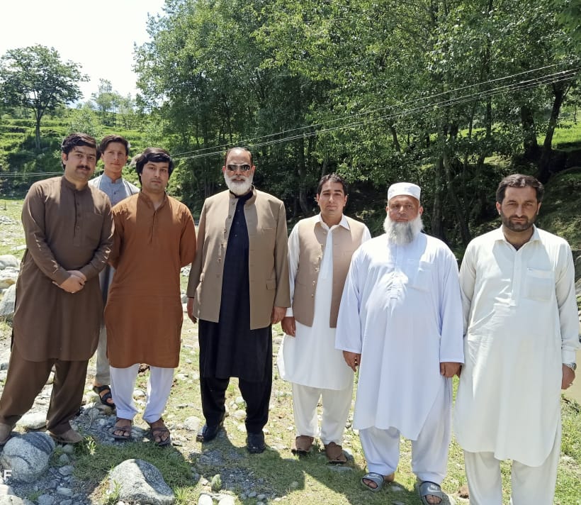 PYPforyouth's tweet photo. پاک یوتھ پارلیمنٹ خیبر پختون خواہ یوتھ ایم پی اے فھیم فیصل خان کے سنیٹر طلحہ محمود صاحب کی ساتھ اپنے چاچا سابق ایم پی اے شاہ حسین کے حجرے میں اہم ملاقات.. 

#PYP
#Pak_youth_parliament
#FutureLeadersOfPakistan
#ProudOfNation
#PYP4PAKISTAN
#PYP4YOUTH https://t.co/E1I7oss3FJ