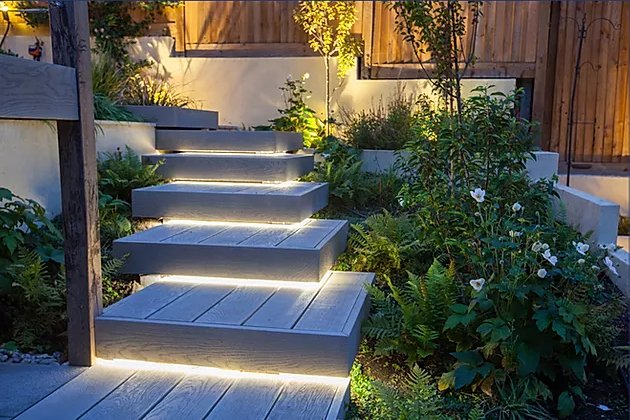 We've teamed up with <a href="/simonorchard/">Simon Orchard</a> to offer 4 creative ways to light your garden this summer.
simonorchardgardens.com/single-post/20…

#outdoorlighting #outdoorlightingdesign #gardenideas #gardenlighting