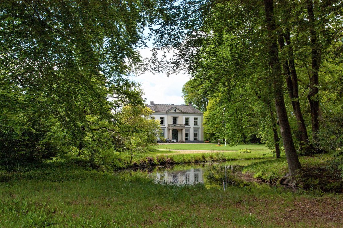 MooisteRoutes's tweet photo. Laag Zuthem wandelen, Rond den Alerdinck https://t.co/kFyxvDfvOh

Deze korte wandeling bij Heino gaat over de romantische buitenplaatsen #Colckhof en #DenAlerdinck. Hier zijn prachtige vijverpartijen en mooie bospaden....

#LaagZuthem #Heino #wandelen #natuur #walking #nature https://t.co/EHzCIy154b