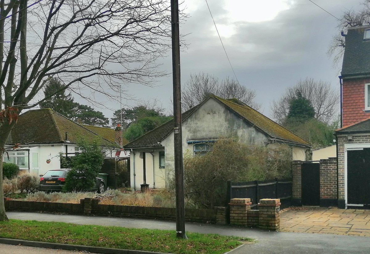 adesignlimited's tweet photo. Tidy little replacement house approved today with a very cool internal courtyard and open staircase to the rear #PlanningLegends https://t.co/kHMfNLkFap