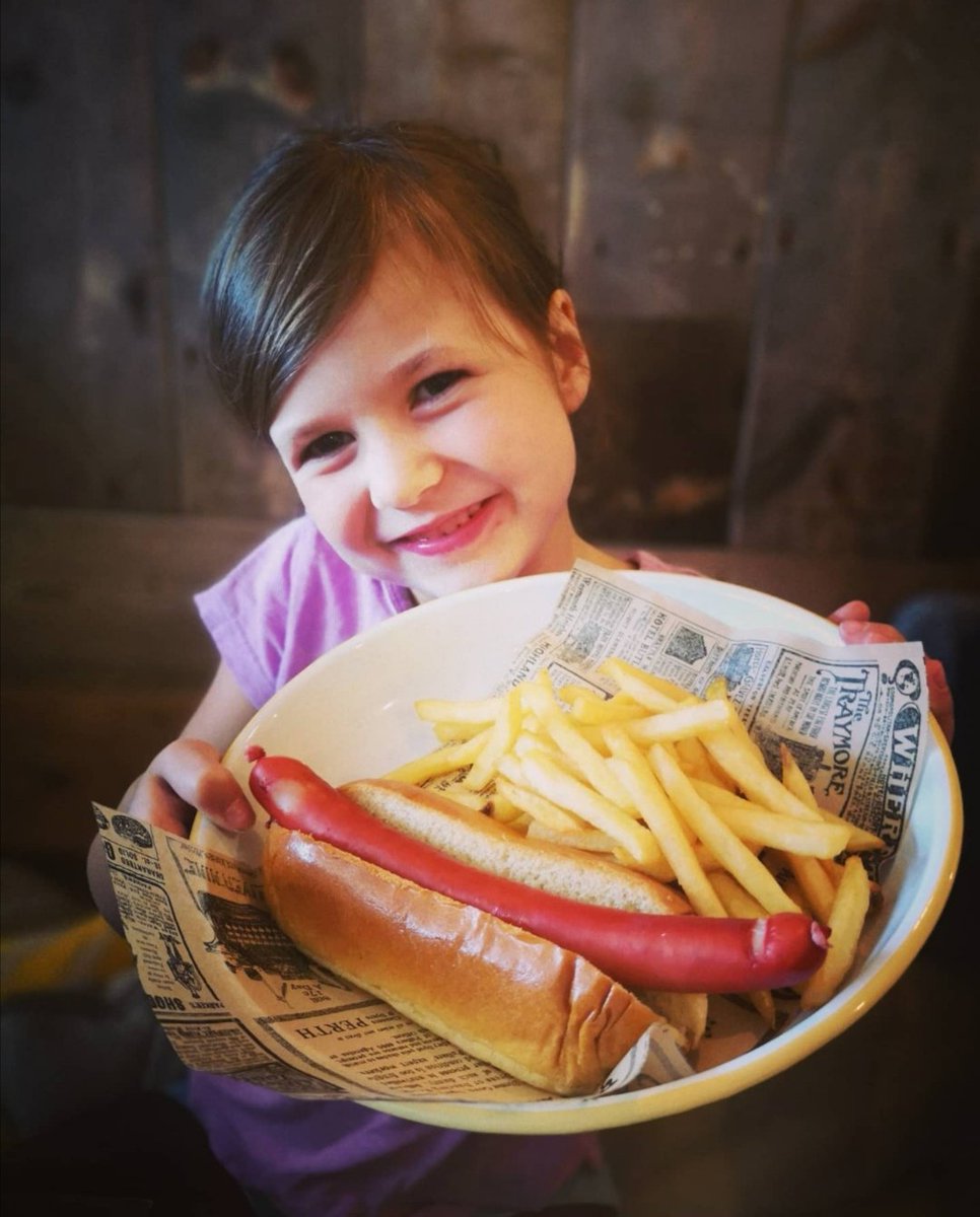 Rise_cafe's tweet photo. Is your little darling as fussy as ours?
.
All our burgers and hot dogs can come as plain as they like..... anything to keep the peace. 
.
Call 02070188687 to book a slot for Wed-Sat 5-9pm if you can't be bothered to cook AGAIN.
.
#hotdogs #plainplease #danish #takeaway
#burgers https://t.co/9kFGz16ZEy
