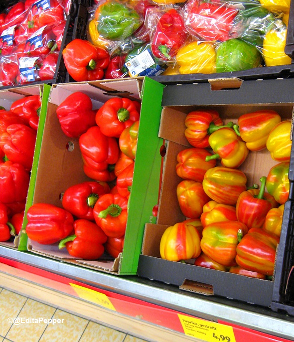 EditaPepper's tweet photo. #FoodNews für 🫑Paprika-Fans: Bei #ALDI SÜD entdeckt. #Enjoya #Tigerpaprikas. #GestreiftePaprikas sorgen für willkommene Abwechslung auf dem #Speiseplan. 👏👍 https://t.co/OlRj4Cvvhb