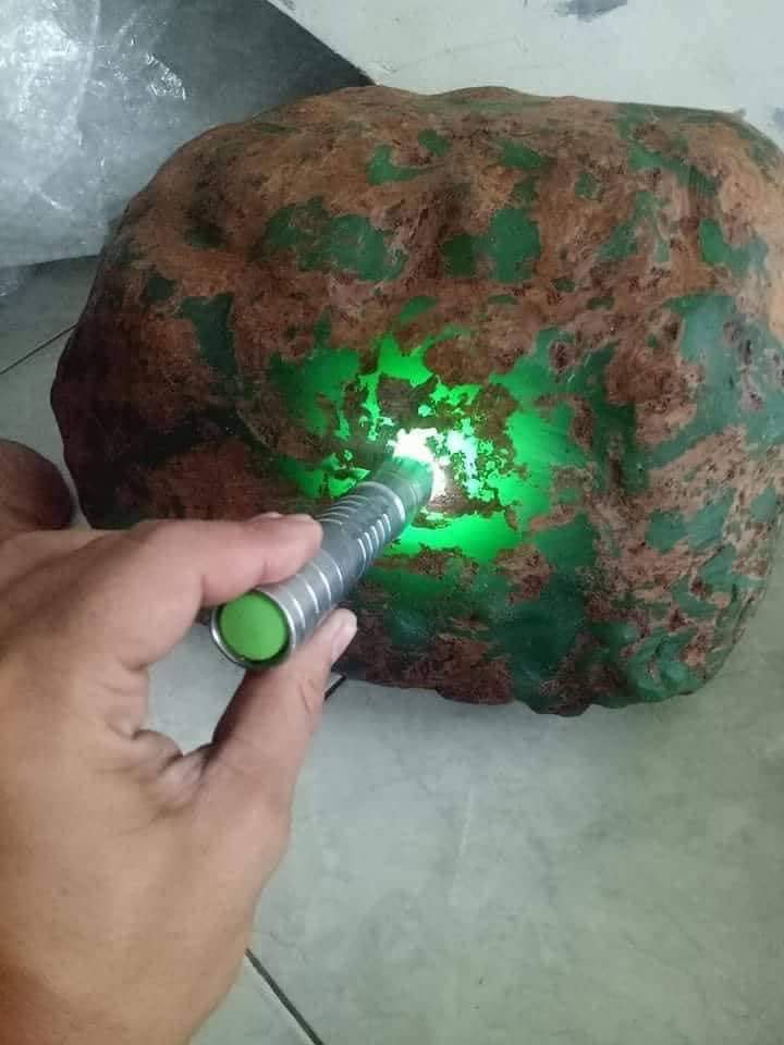 AgateIndonesia's tweet photo. chrysocolla for sale
weight 32 kilogram https://t.co/o6ms6Avafn