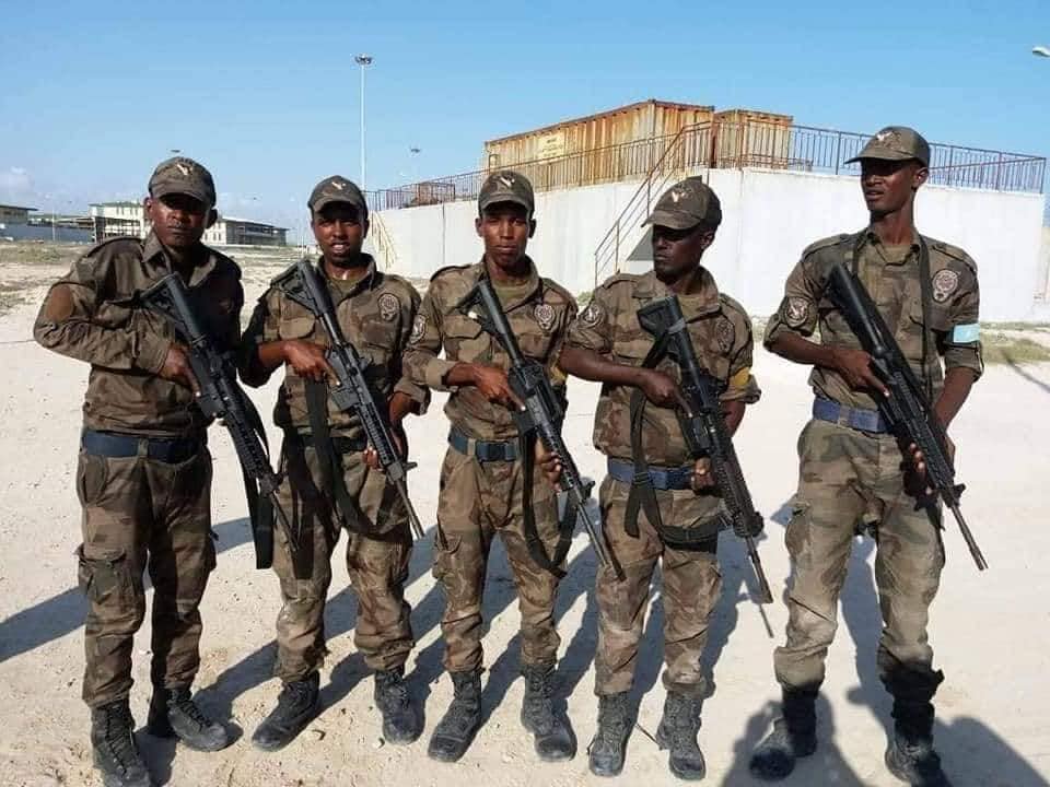 ArlaadiMnetwork's tweet photo. 1/ Just how controversial are #Smalia's Cheetach Commandos? They are Turkish trained special operations battalion of the Police Force, often used to guard sensitive installations. But they have in the past been in accused of being trigger-happy, at civilians... https://t.co/Se5NWDXaxb