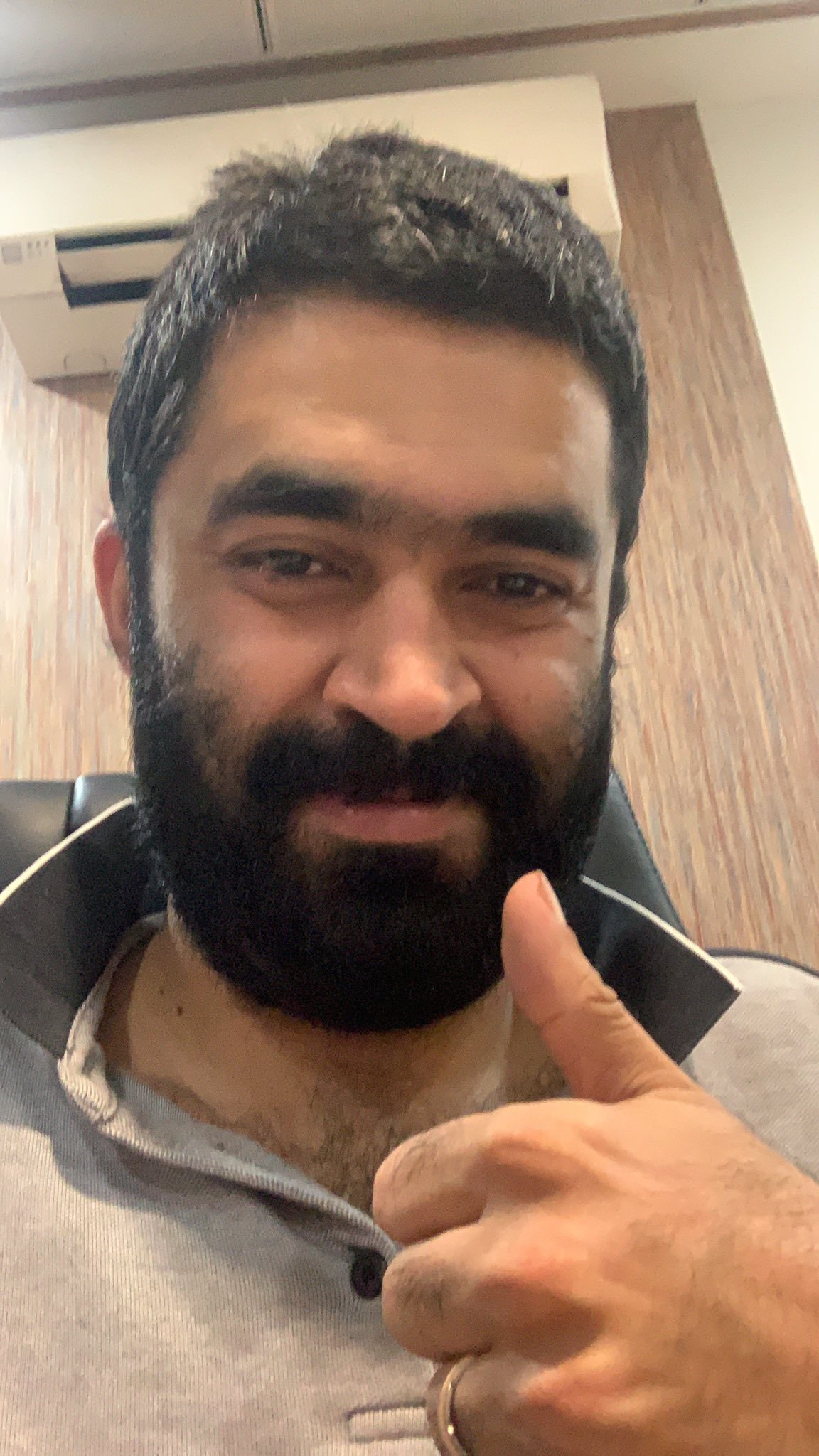 Rajiv Krishnani on Twitter: "@englandcricket Thumbs up from India https://t.co/dsx77KAScj" / Twitter
