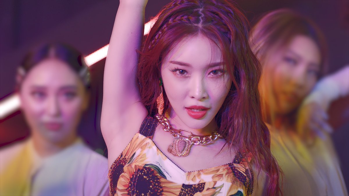 Chungha i m ready. Chungha kpop. Чанг ха. Kim chung ha. Chung ha Play.