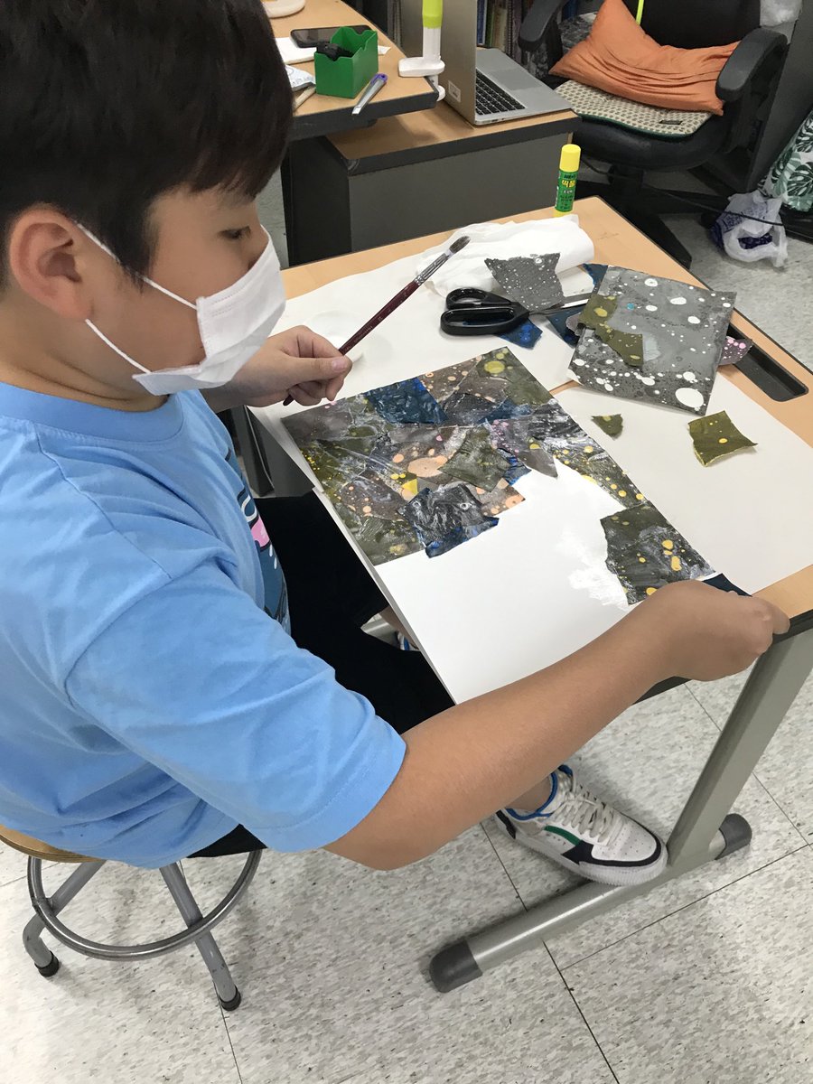 natek411's tweet photo. Finishing marbling in art today for the 6-8 group. Very cool. #kispride https://t.co/LLD0ESMz34