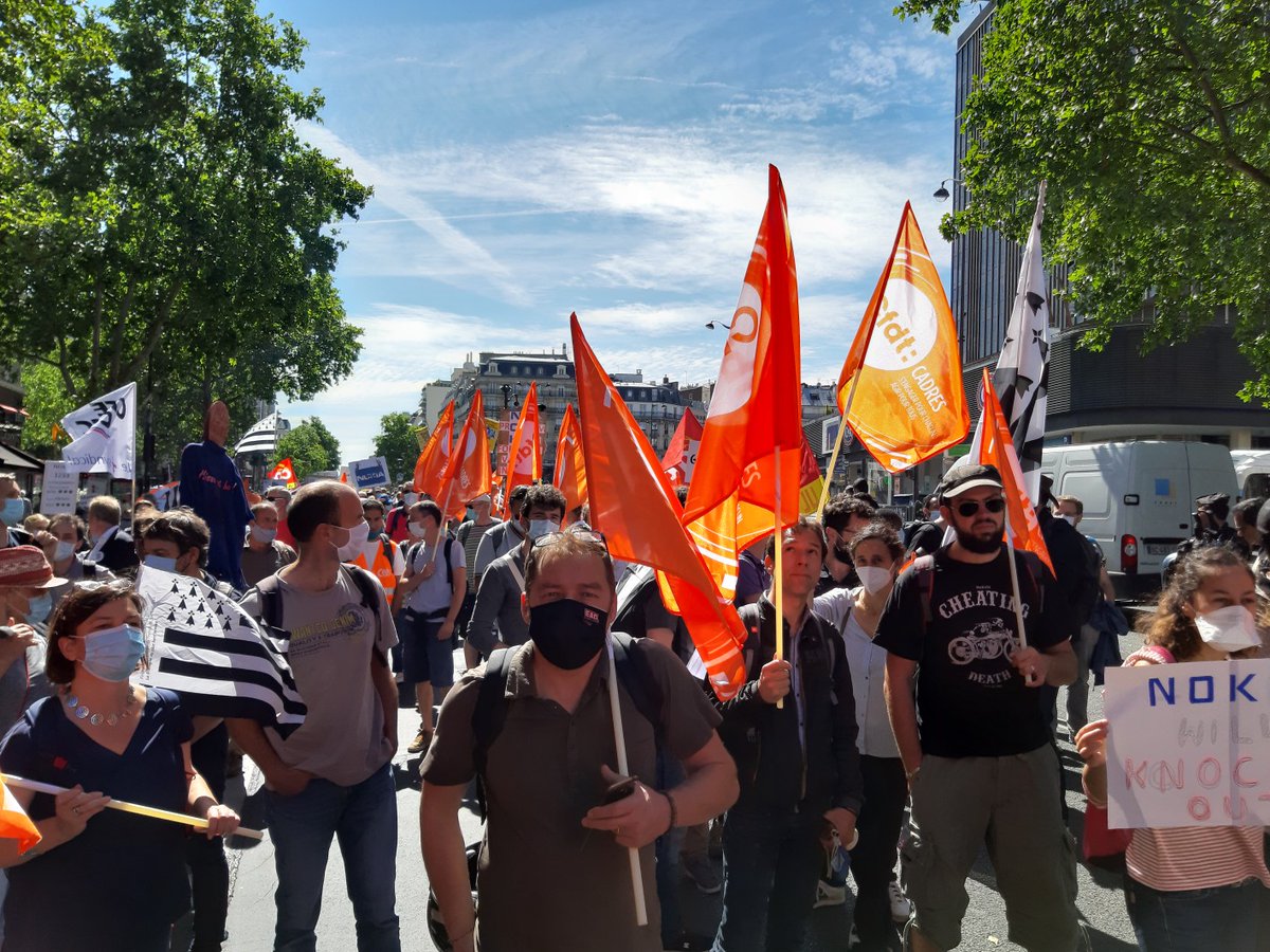 RondelCFDT's tweet photo. les salariés #Nokia mobilisés à PARIS pour la défense de l'emploi, pour que la recherche 🇫🇷 dans le domaine des télécoms ne disparaisse pas dans l’indifférence générale. Le bras de fer ne fait que commencer. Ils ont le soutien de @CfdtBerger qui participera à la mobilisation https://t.co/5L2AHrEeqs