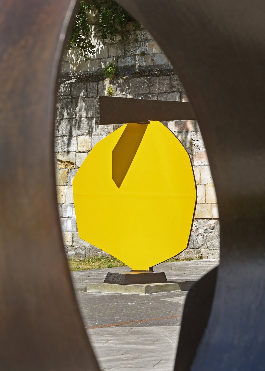 YorkArtGallery's tweet photo. Enjoy great art outdoors this summer as you explore our Artist Garden and works by internationally acclaimed artist Michael Lyons!🌼

‘Ancient and Modern’ includes nine sculptures inspired by nature, myth and ancient cultures. Find out more here > https://t.co/kJk4VbUotA https://t.co/XWSLsG9ybc