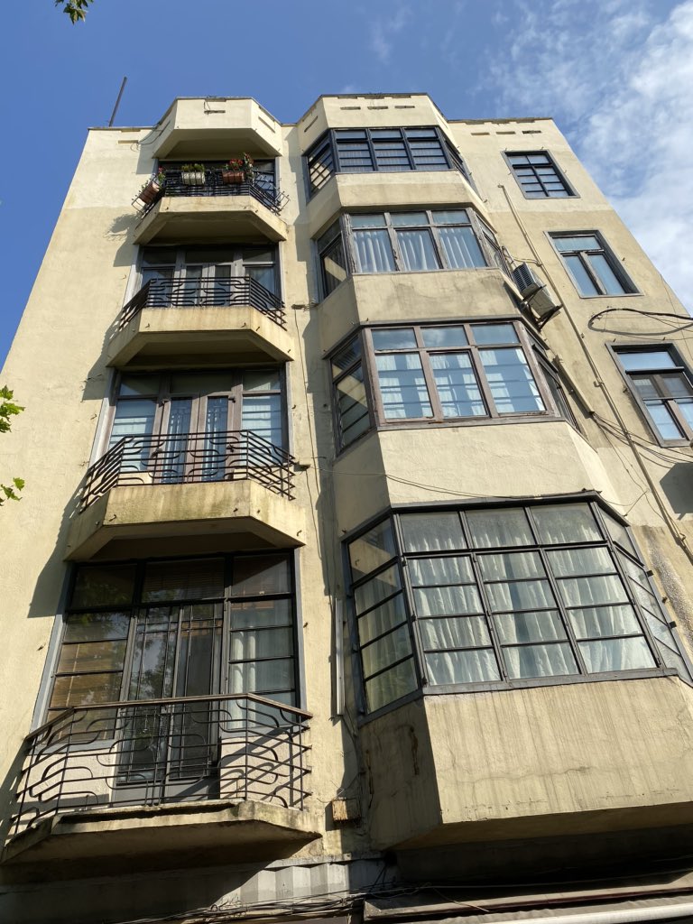 #MidweekMotif from the Cordier Apartments, a sophisticated beauty on the corner of Fuxing / Gaoyou, named for French Sinologist Henri Cordier, and the subject of our latest blog post:  shanghaiartdeco.net/the-cordier-ap…