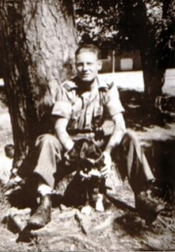6thairborne's tweet photo. Cpl. William John Thompson #12thParachuteBn KIA #OTD 8th July 1944 by mortar fire aged 30 buried Ranville War Cemetery #Sunderland

His last letter home dated 26th June 1944

"MAY THE PLEASURES HE MISSED IN LIFE BE FOUND IN GOD'S GARDEN OF REST" https://t.co/QJjP1pKW1M