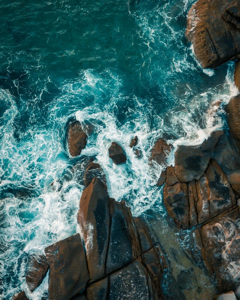 _tmphotos's tweet photo. I love the chaos the water makes is it smashes into the rockshelf!
Drone: DJI Mavic Pro⁠ ⁠
1/10 sec at f 2.2 4.73 mm ISO 200⁠⁠
Filter: @polarpro ND8-PL⁠
.⁠
.⁠
.⁠
#focusaustralia #easywayphotography #discoverocean ⁠#northern_beaches https://t.co/sgtHKMs0IN https://t.co/CZFOkM39V8