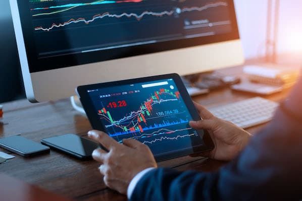 DHTSuk's tweet photo. Interesting article from #Hubspot on how these companies ended up thriving through 2008's #Recession and the insights that could lend us through the pandemic today...

https://t.co/IJdqvMSUP6 https://t.co/qI72AiqTNh