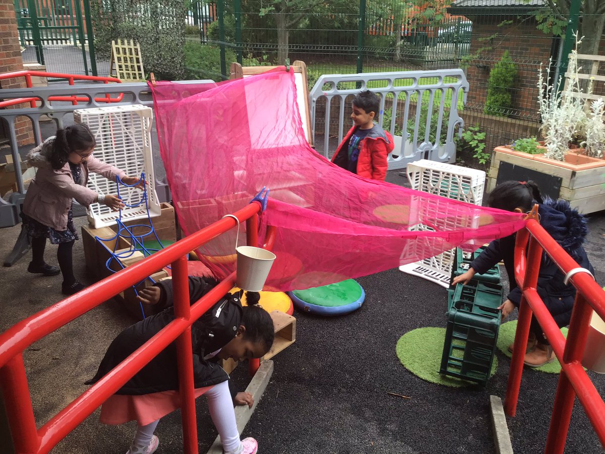 FreeholdC's tweet photo. Young children are so resilient. What a pleasure to spend time with our Reception children who show us every day how to enjoy life, whatever is happening around us! @FocusTrust1 #resilientchildren #learningfromchildren https://t.co/3e5m0lSyBp