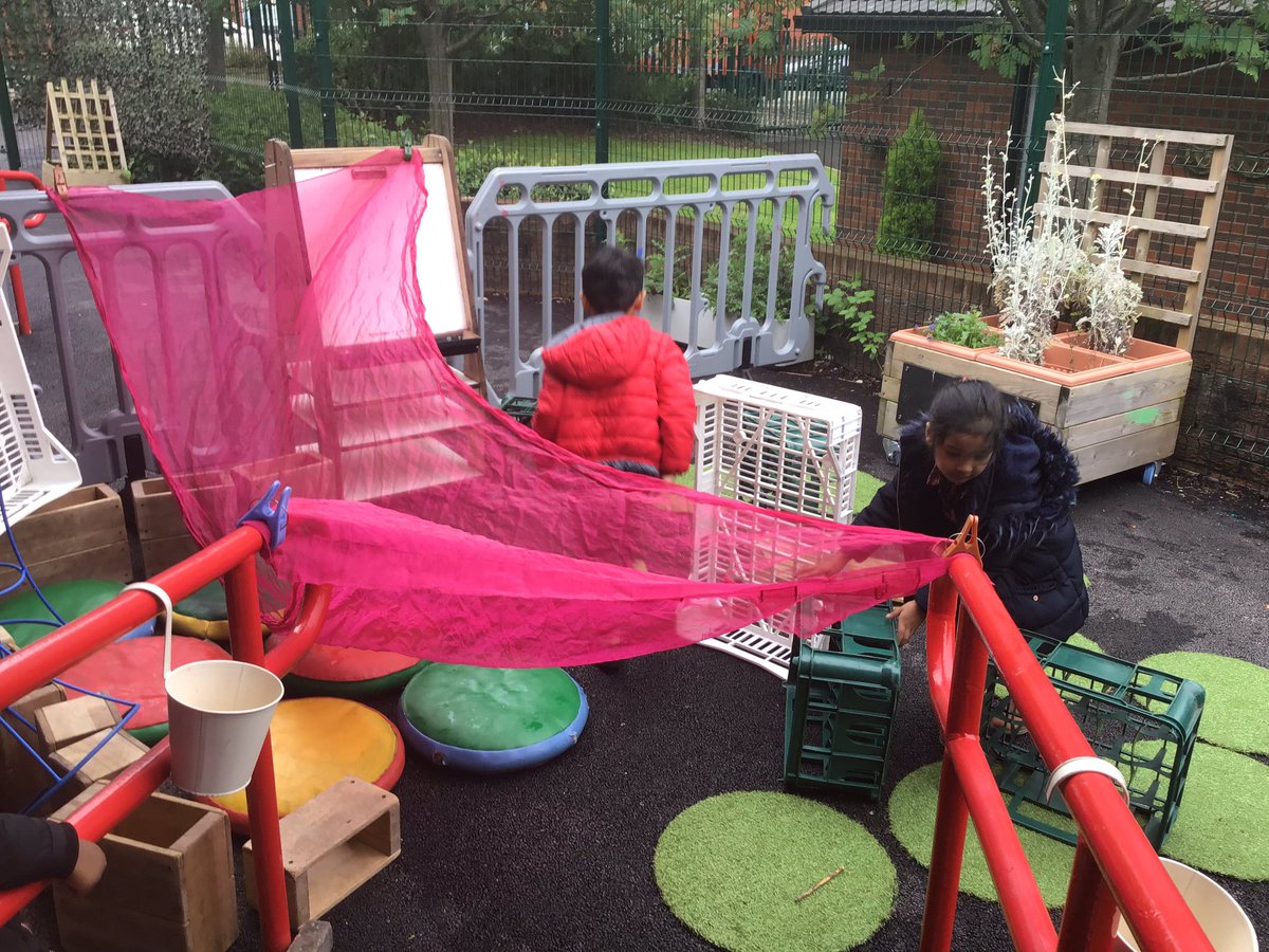 FreeholdC's tweet photo. Young children are so resilient. What a pleasure to spend time with our Reception children who show us every day how to enjoy life, whatever is happening around us! @FocusTrust1 #resilientchildren #learningfromchildren https://t.co/3e5m0lSyBp