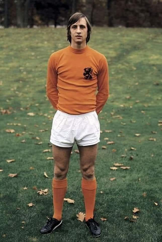 Que grande Lio con la casaca naranja del barza